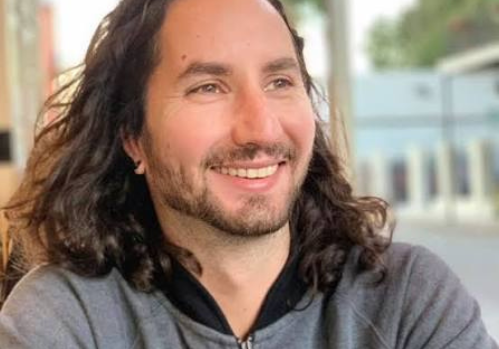 Sell Before You Build: How Gil Hildebrand Pre-Sold Subscribr